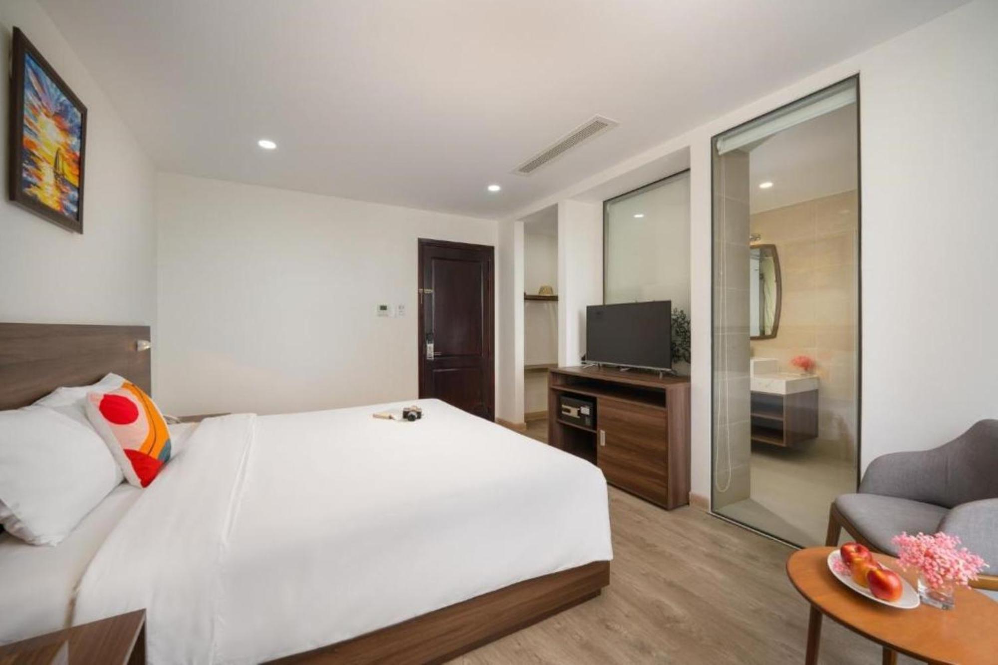 Mira Grand Hotel 3*