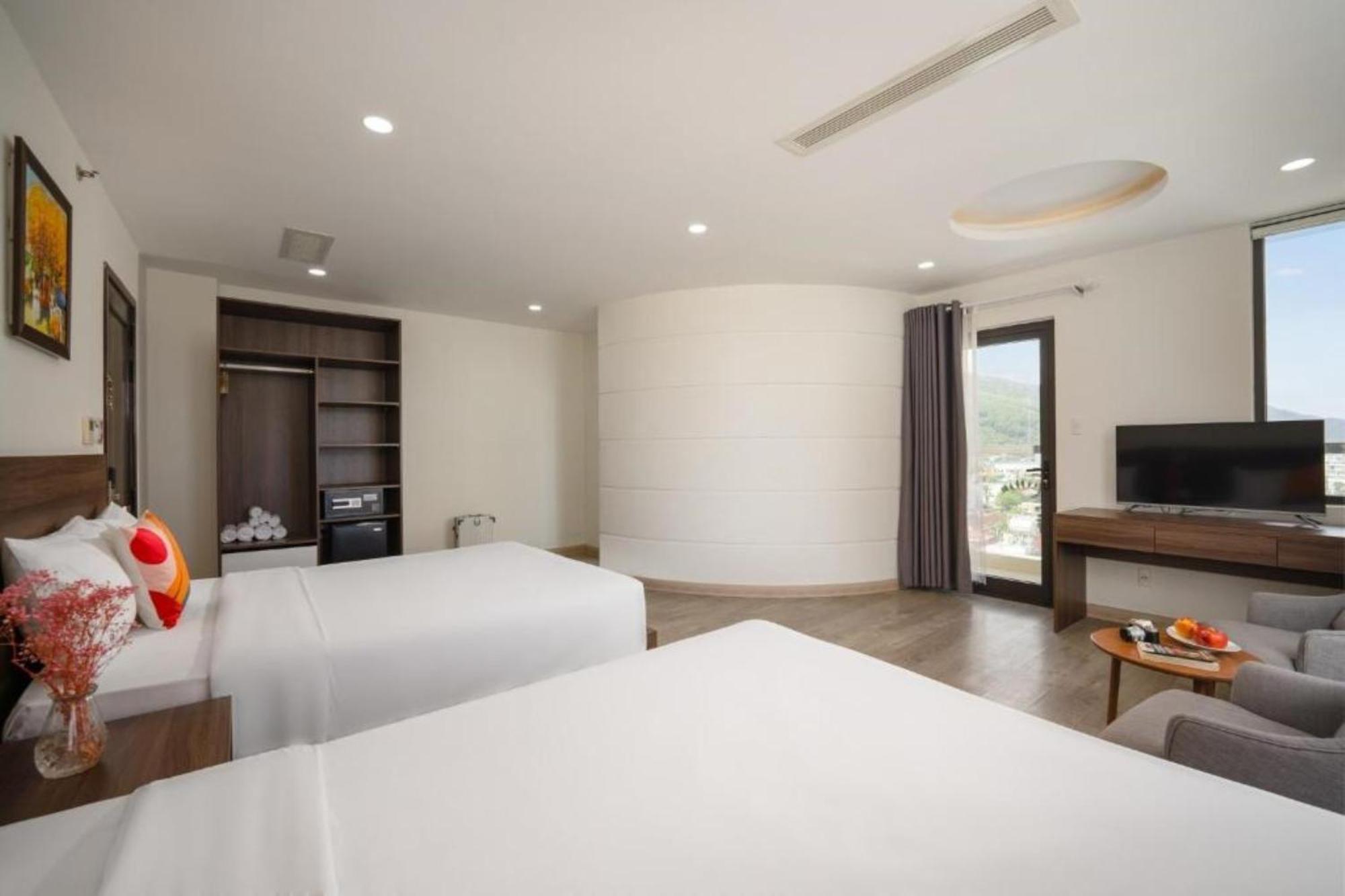 Hotel Mira Grand