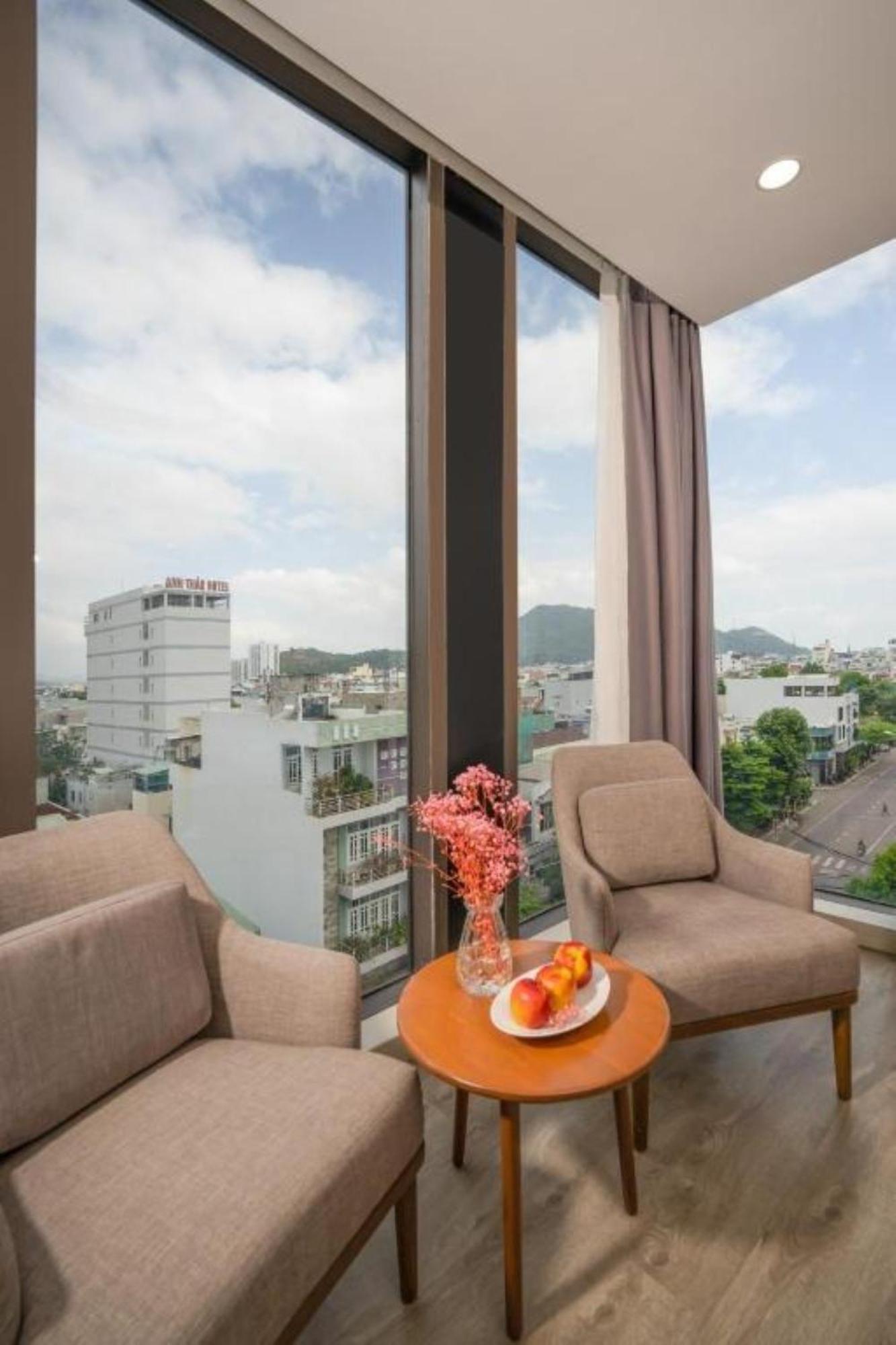 Mira Grand Hotel 3*